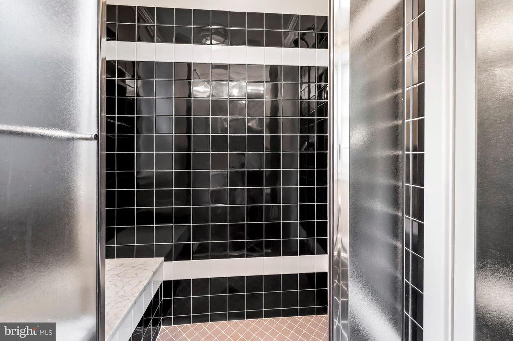 5510 Lombardy Pl