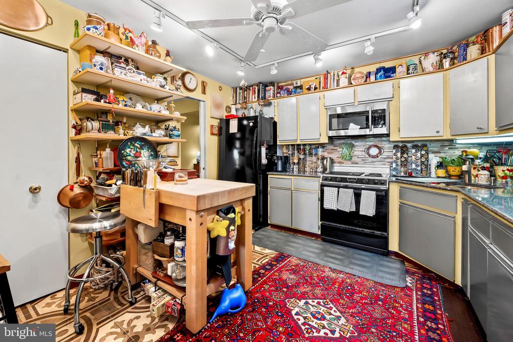 4100 N Charles St #801