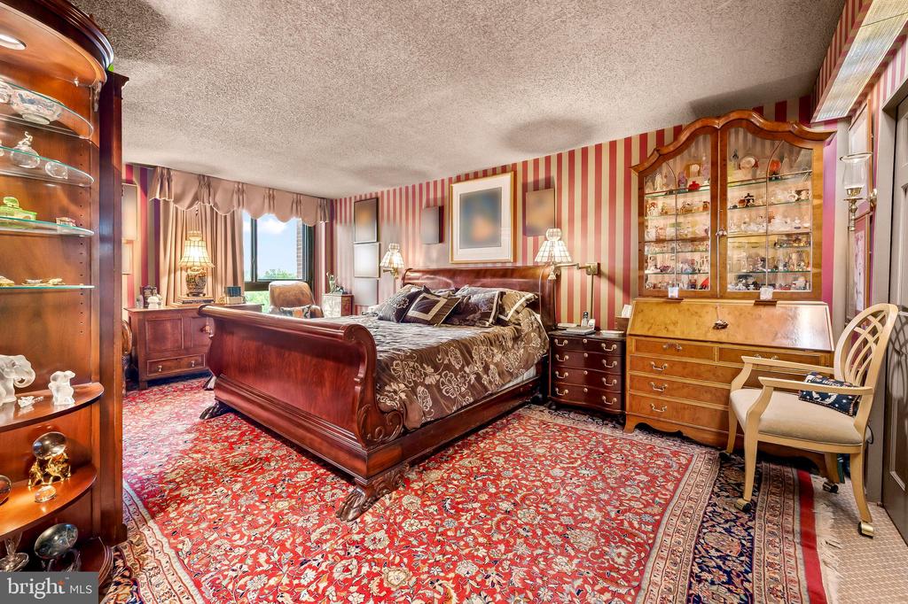 4100 N Charles St #801