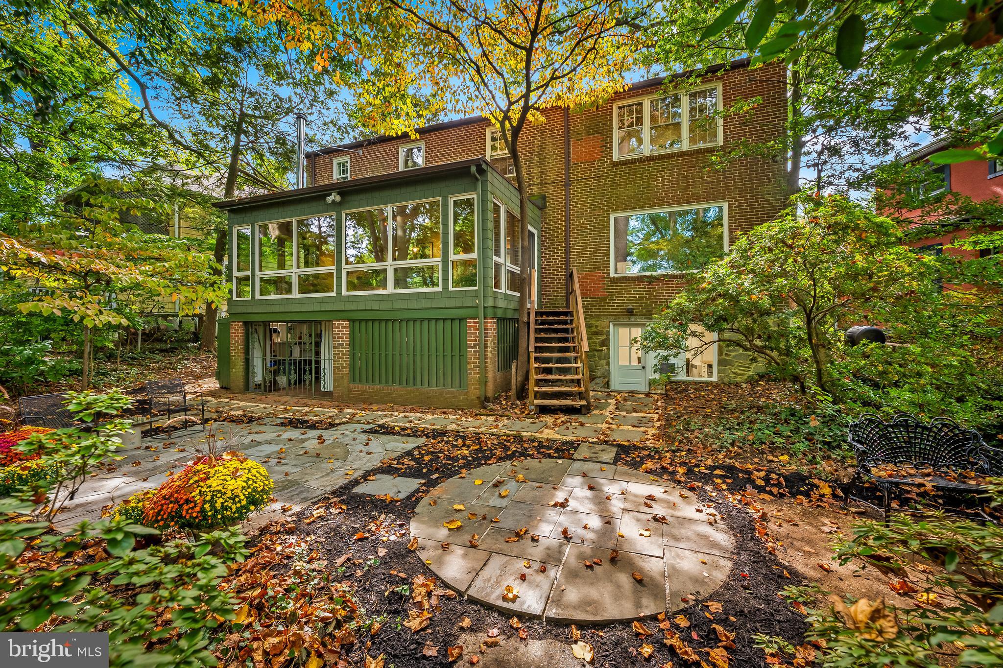 2224 Crest Rd