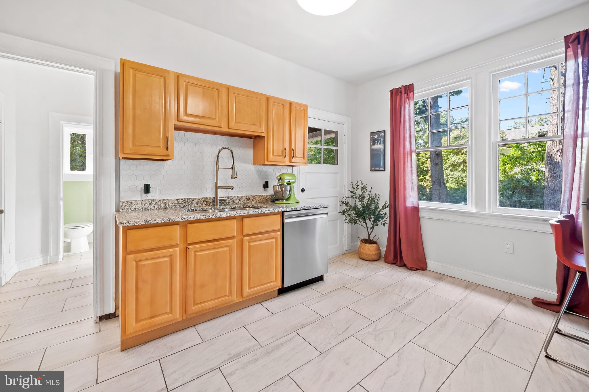 2403 W Rogers Ave