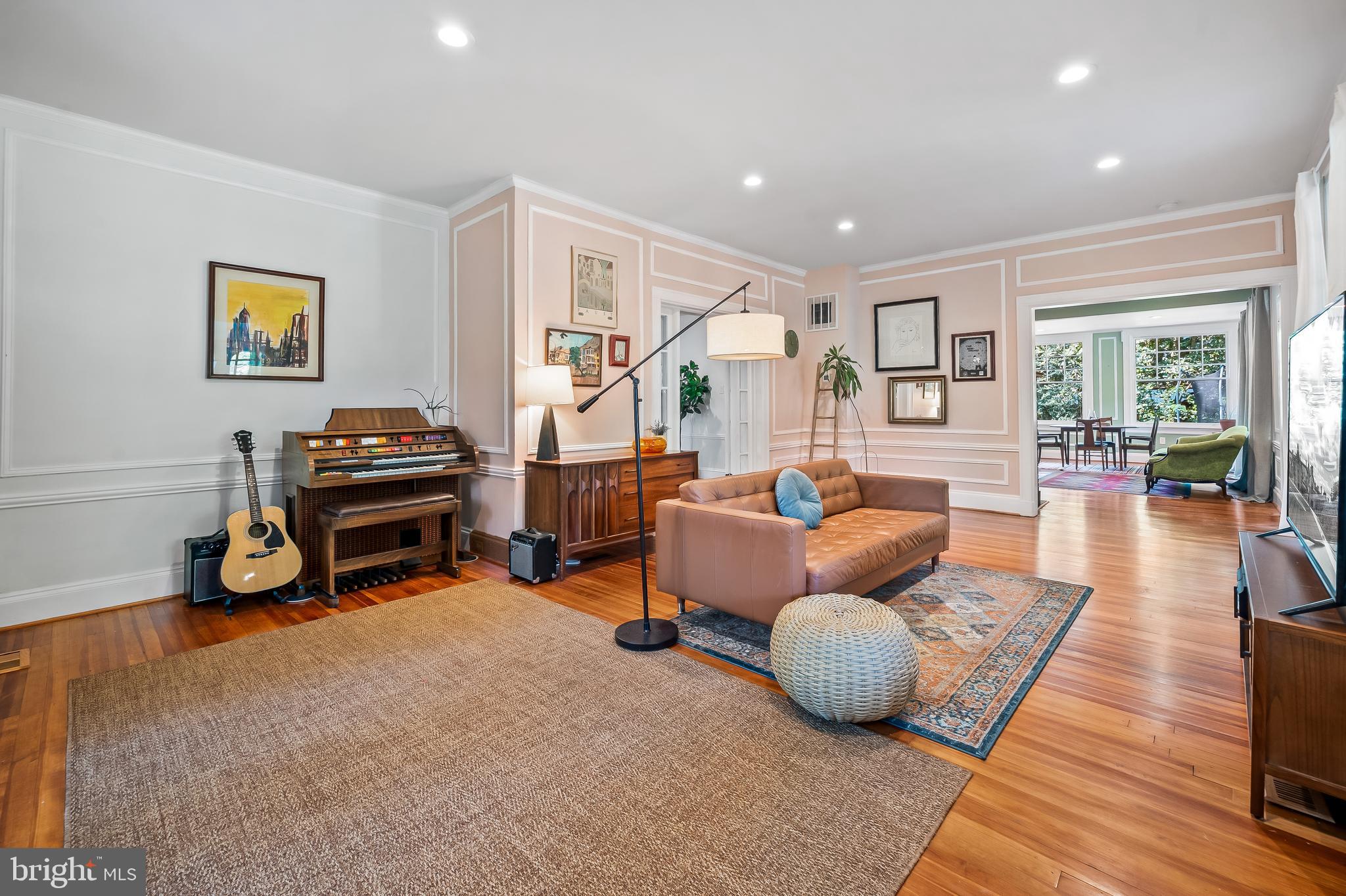 2403 W Rogers Ave