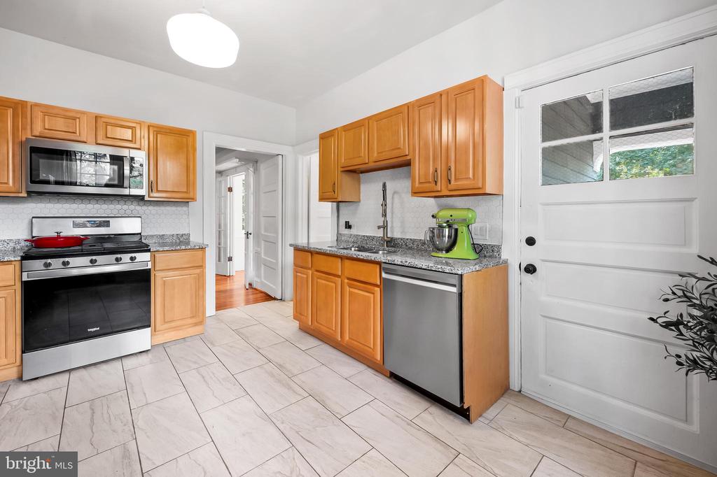 2403 W Rogers Ave