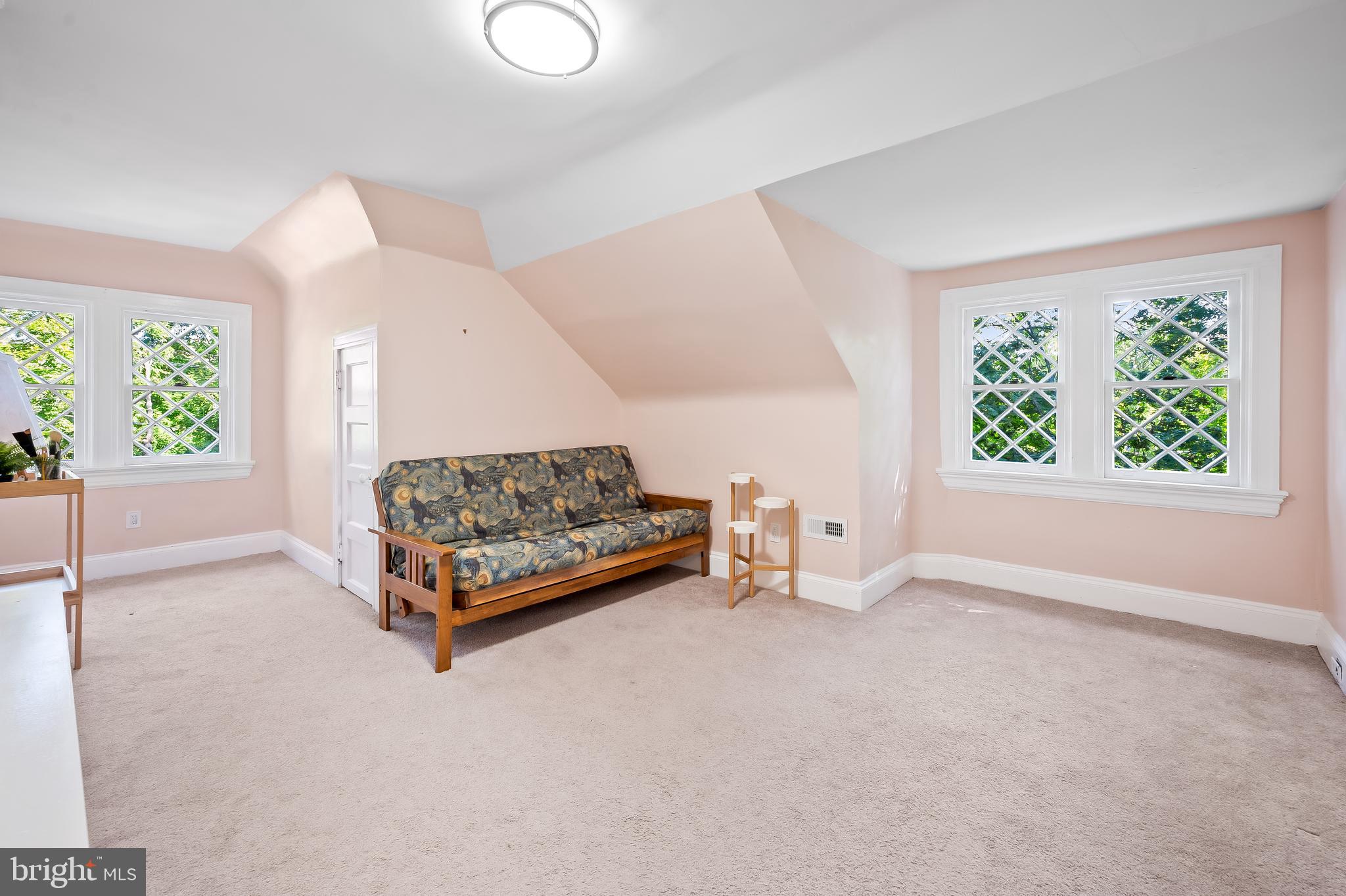 2403 W Rogers Ave