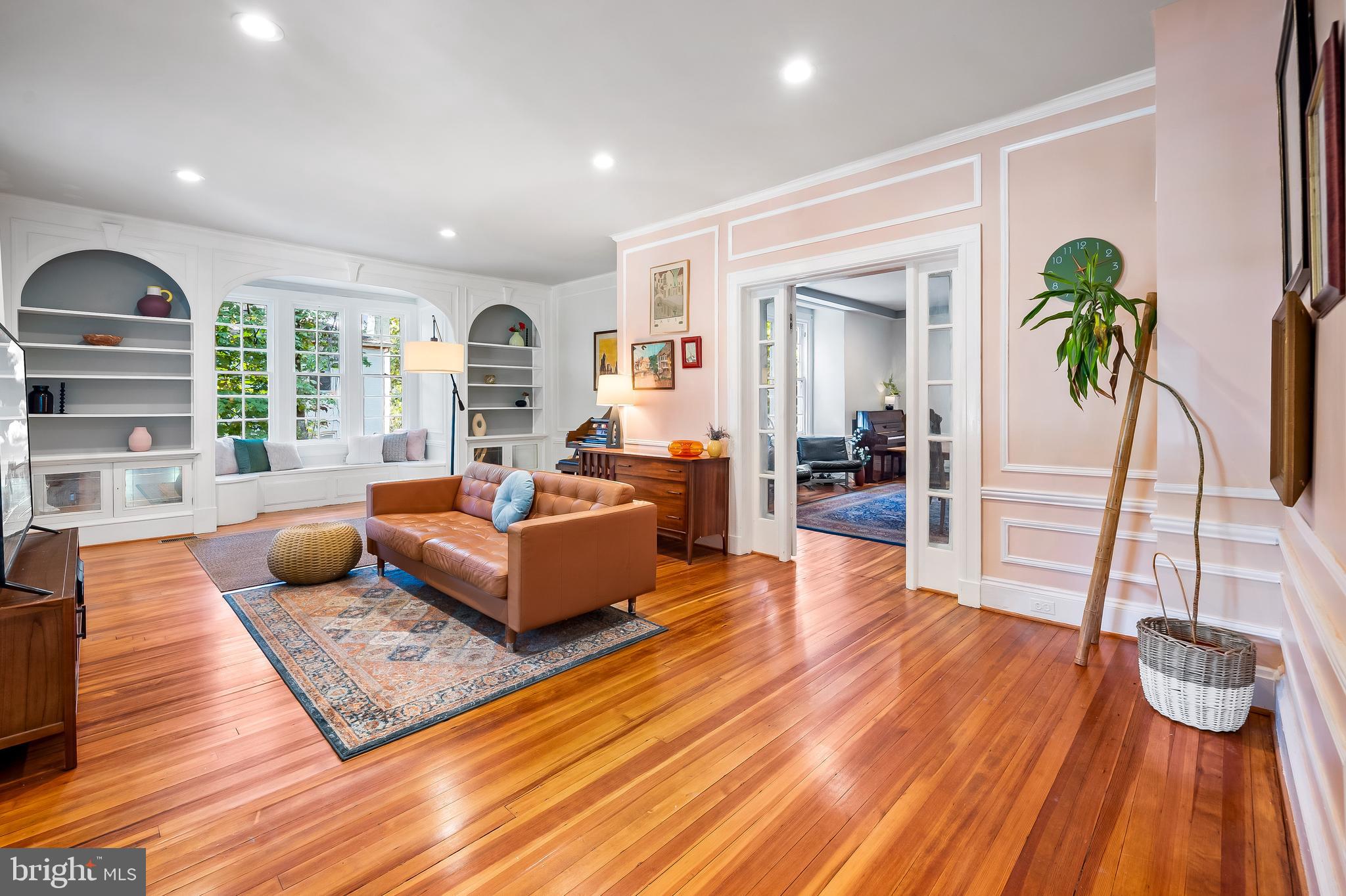 2403 W Rogers Ave