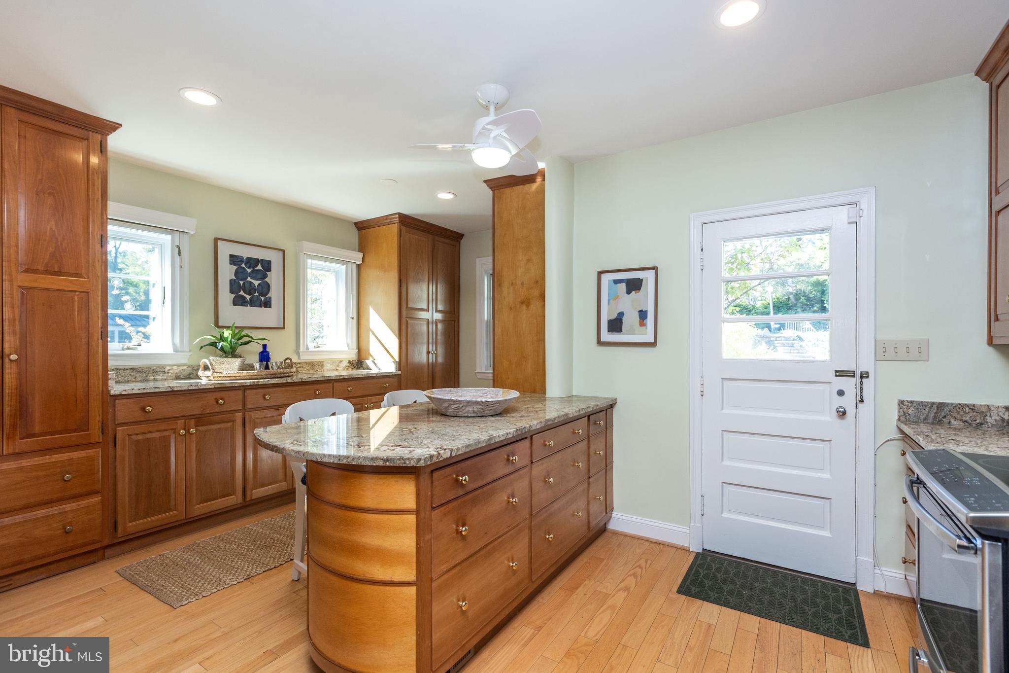 100 Bellemore Rd