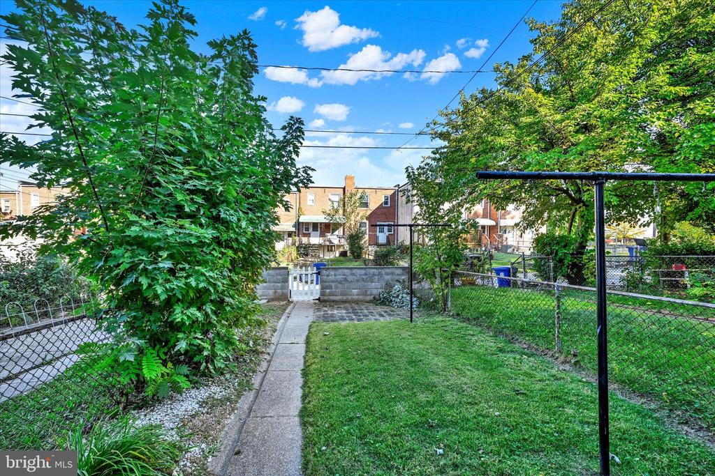 4120 Gladden Ave