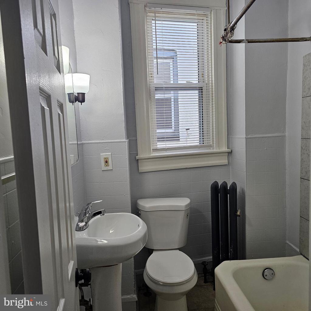 2822 RIGGS AVE