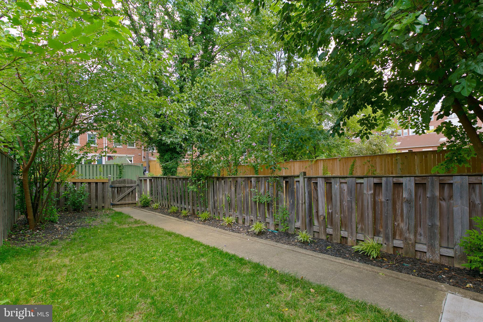 1804 E FAIRMOUNT AVE