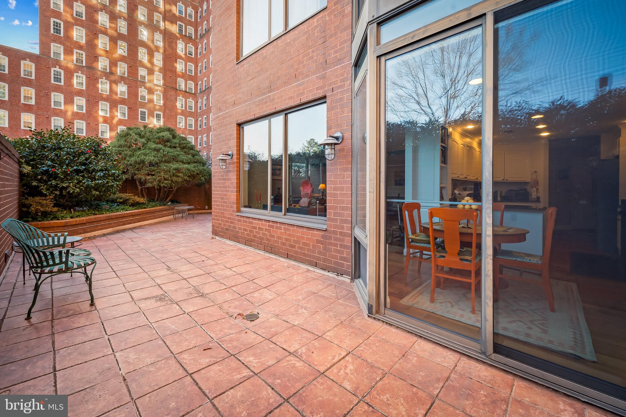 3704 N Charles St N #106