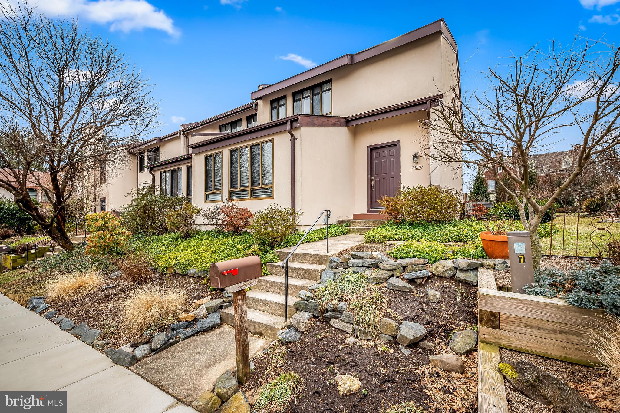 4320 Roland Spring Dr