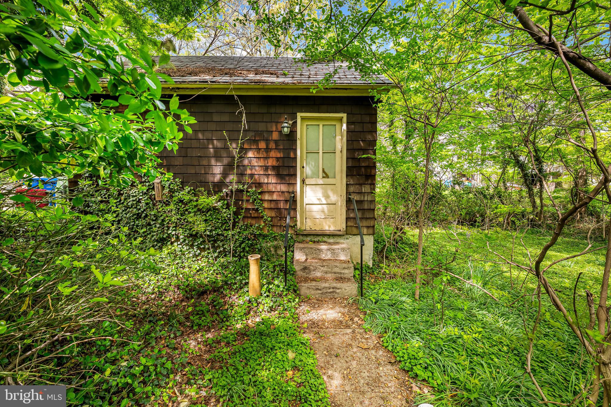 520 Woodlawn Rd