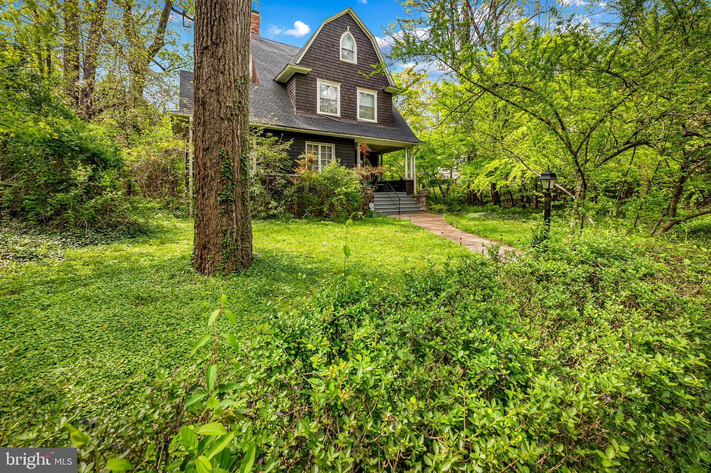 520 Woodlawn Rd