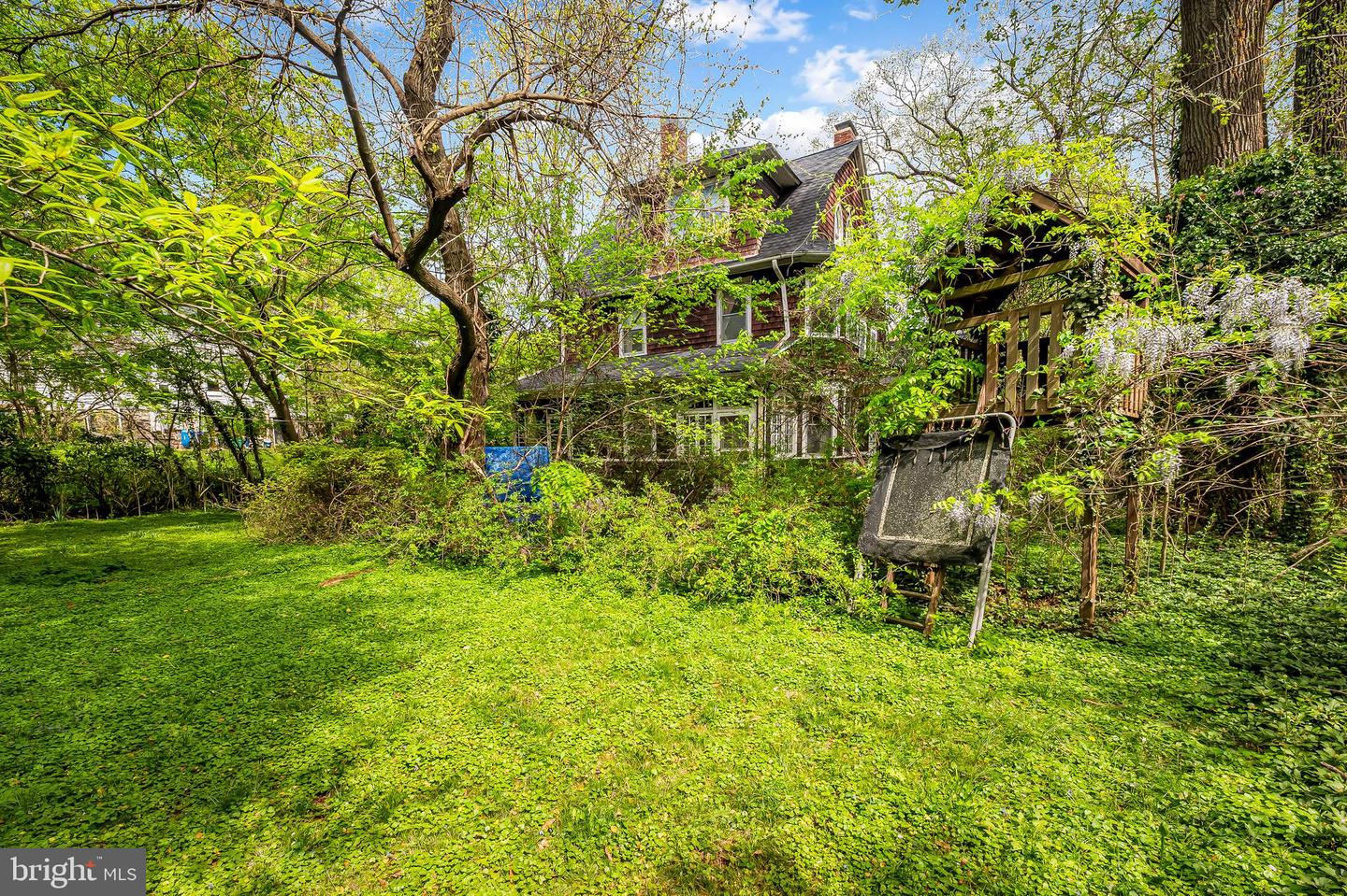520 Woodlawn Rd