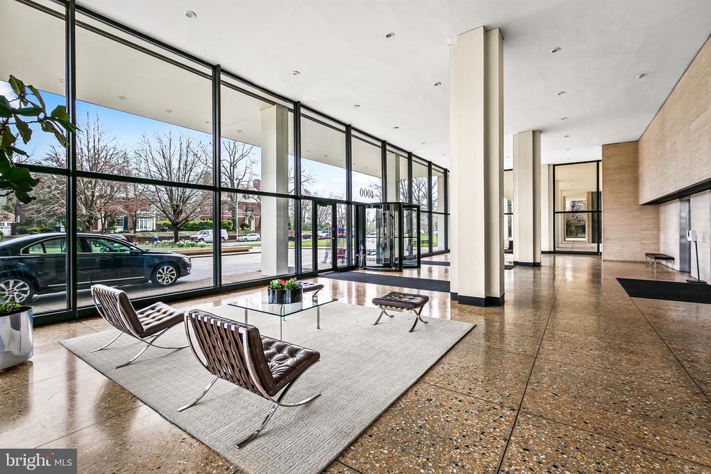 4000 N Charles St #702