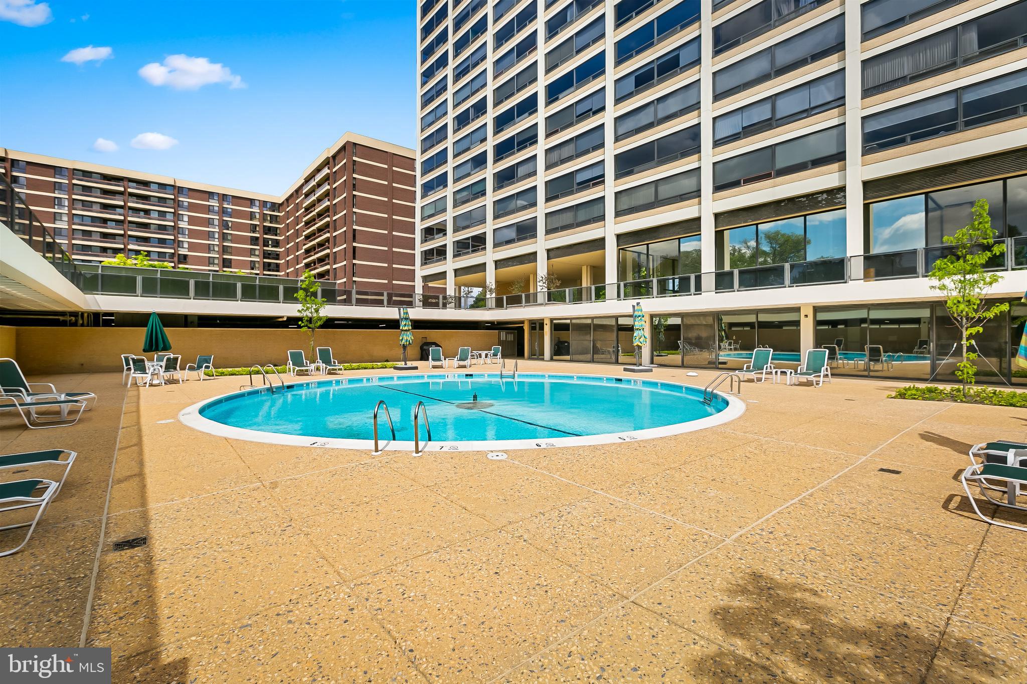 4000 N Charles St #702