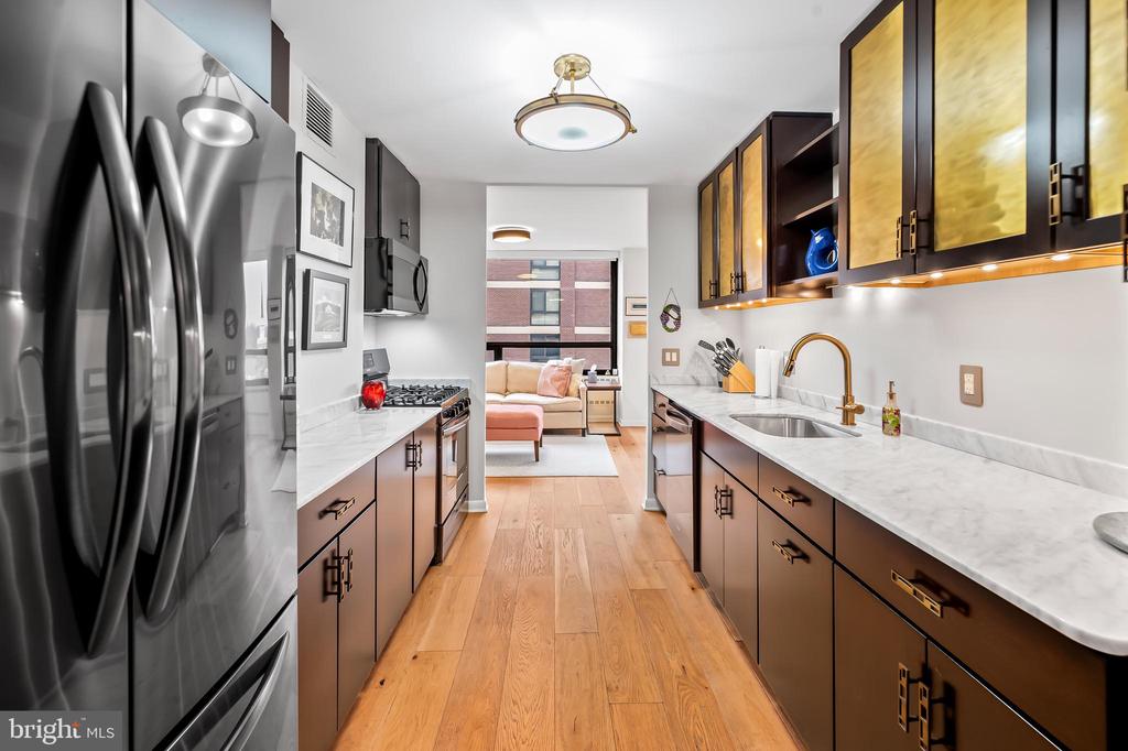 4000 N Charles St #702