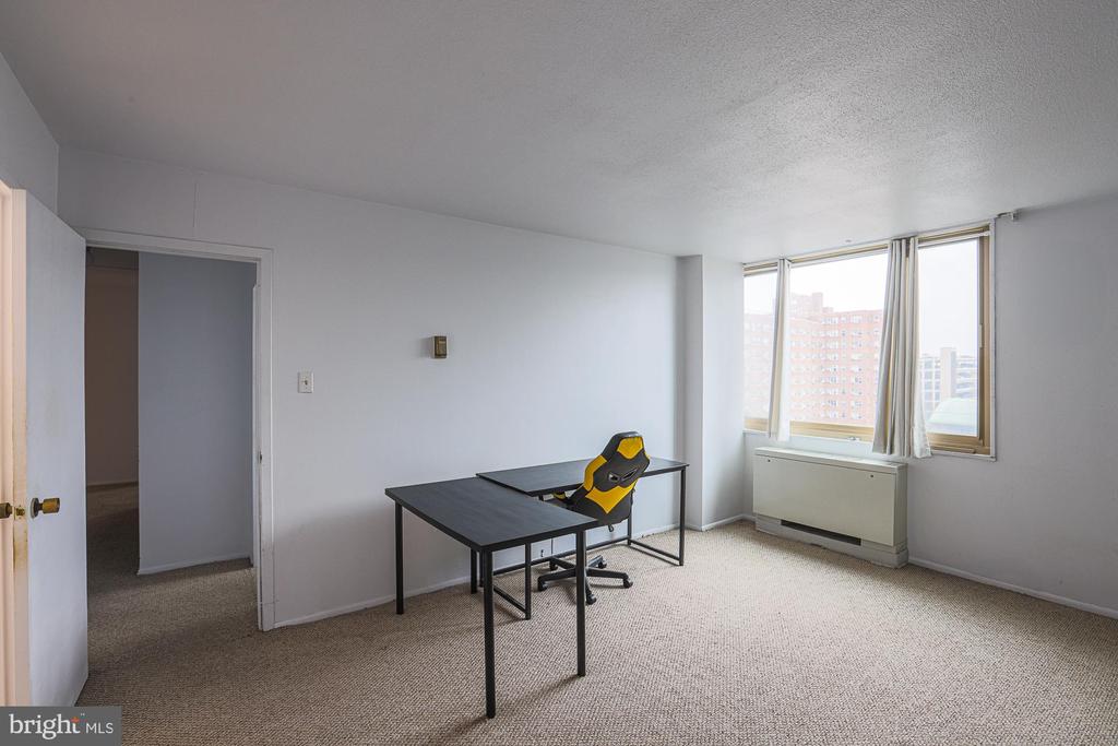 1 E University Pkwy #501