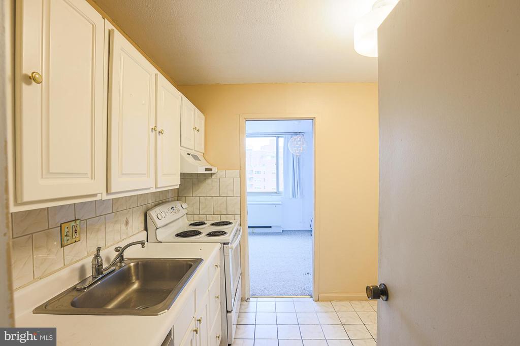 1 E University Pkwy #501