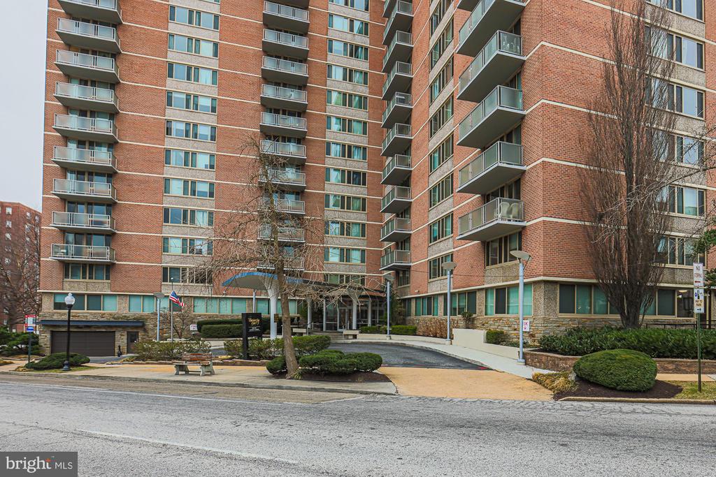 1 E University Pkwy #501