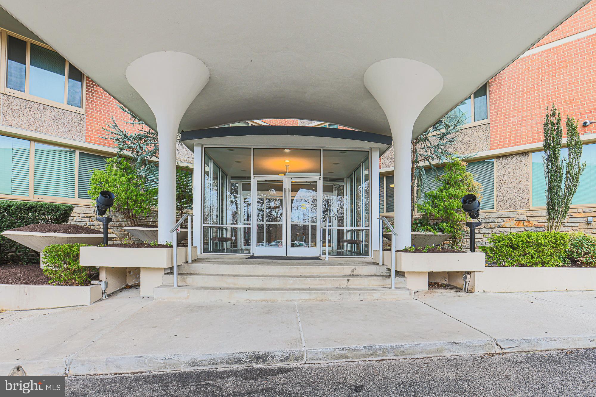 1 E University Pkwy #501