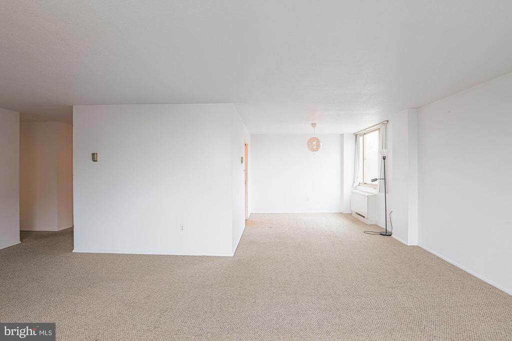 1 E University Pkwy #501