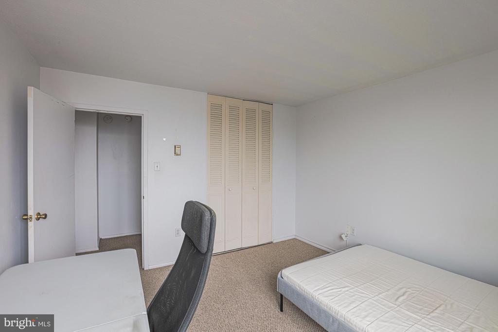 1 E University Pkwy #501
