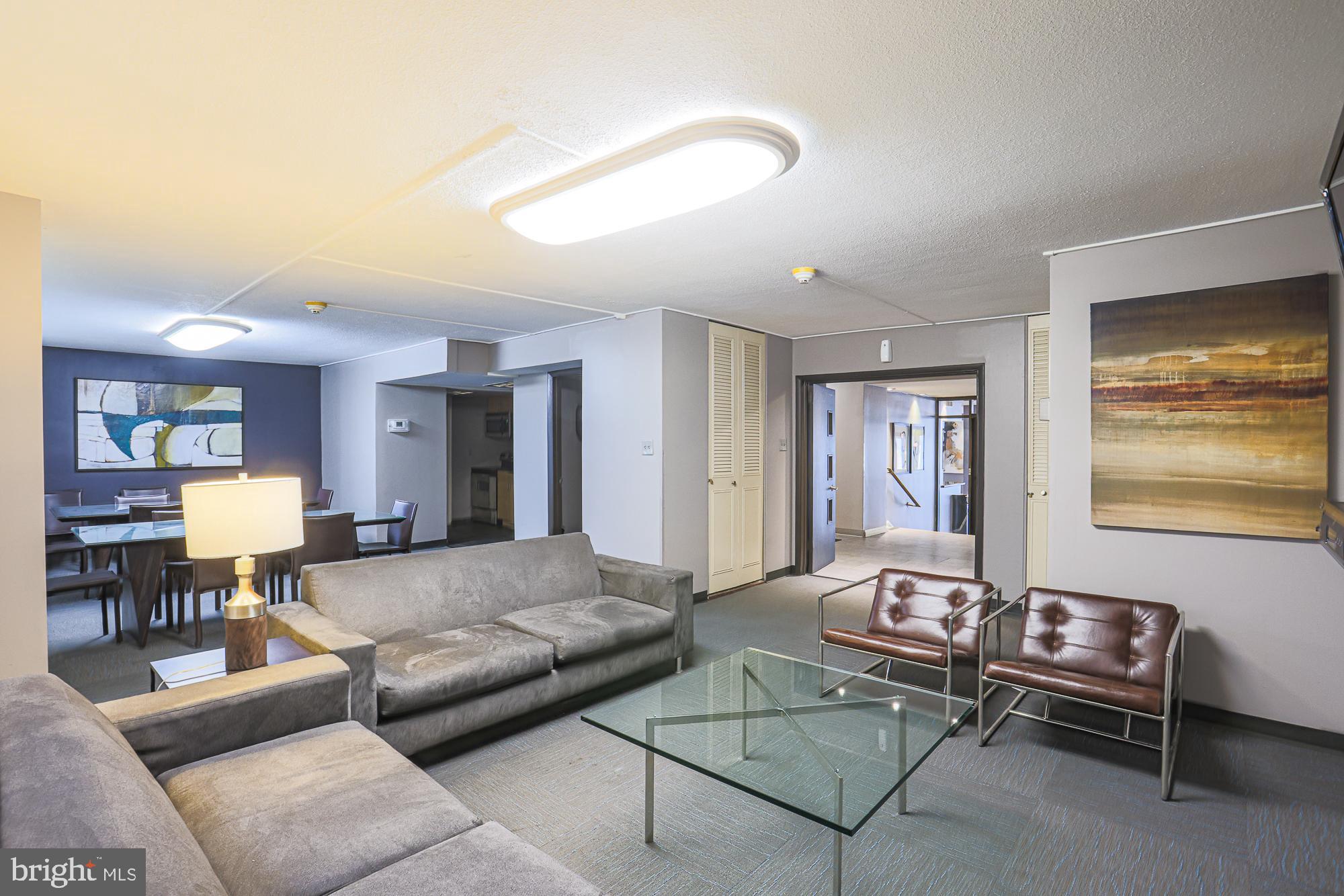 1 E University Pkwy #501