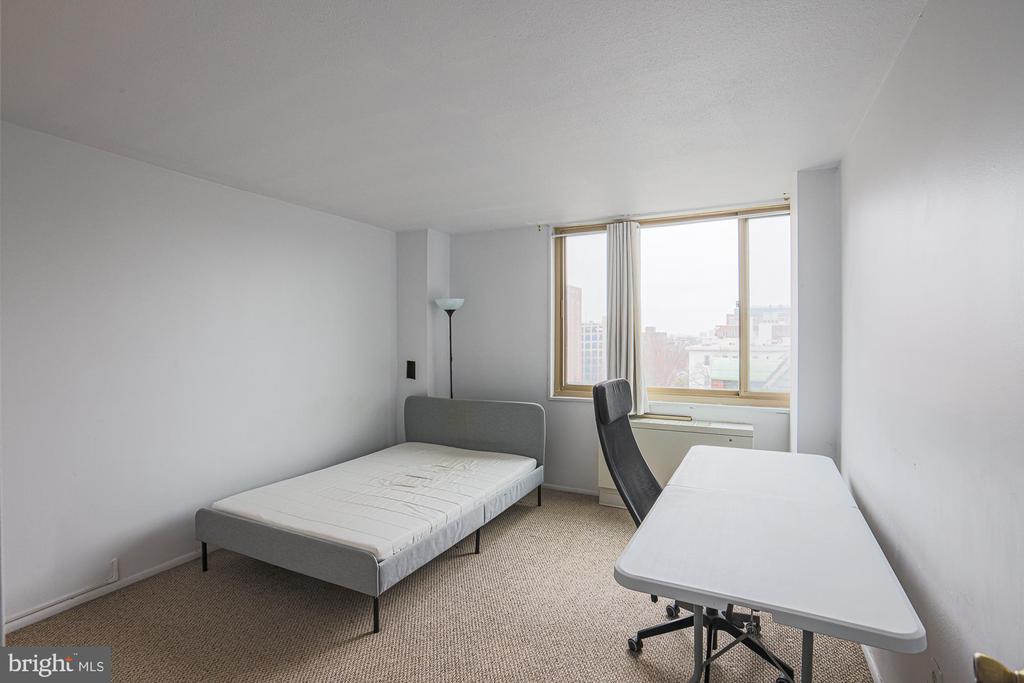 1 E University Pkwy #501