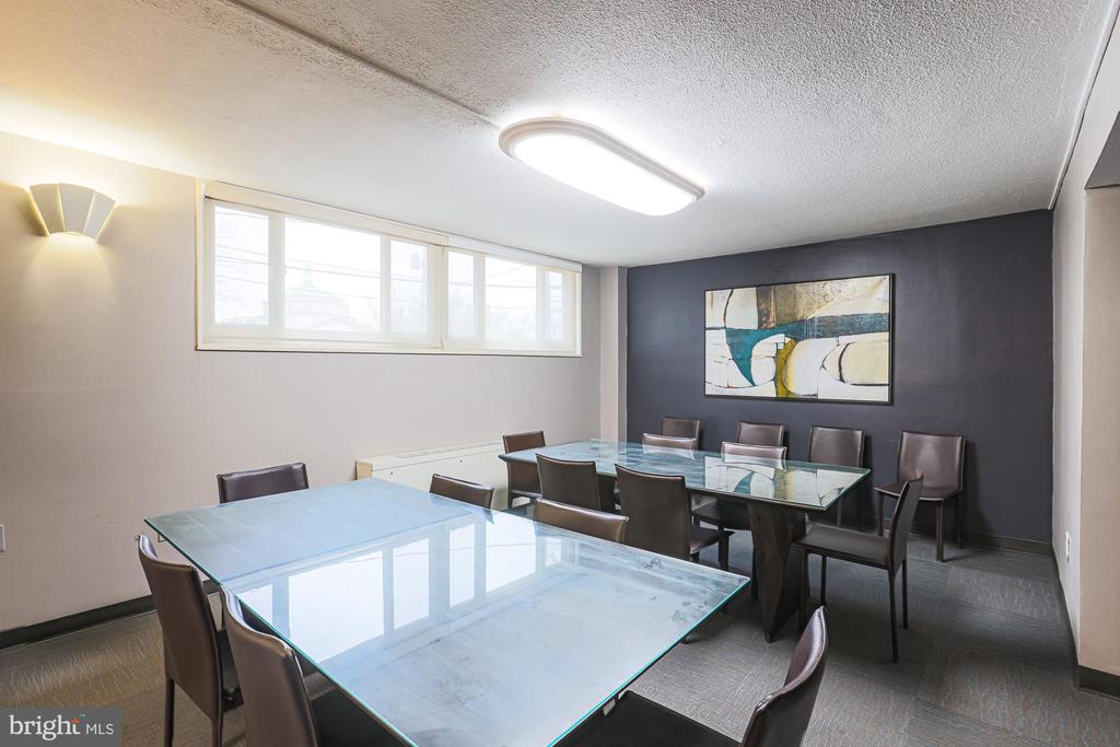 1 E University Pkwy #501