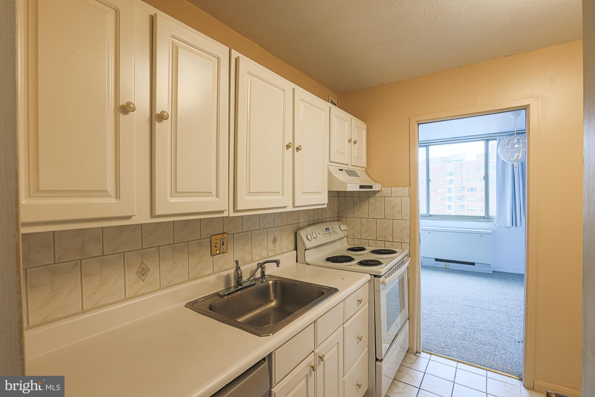 1 E University Pkwy #501