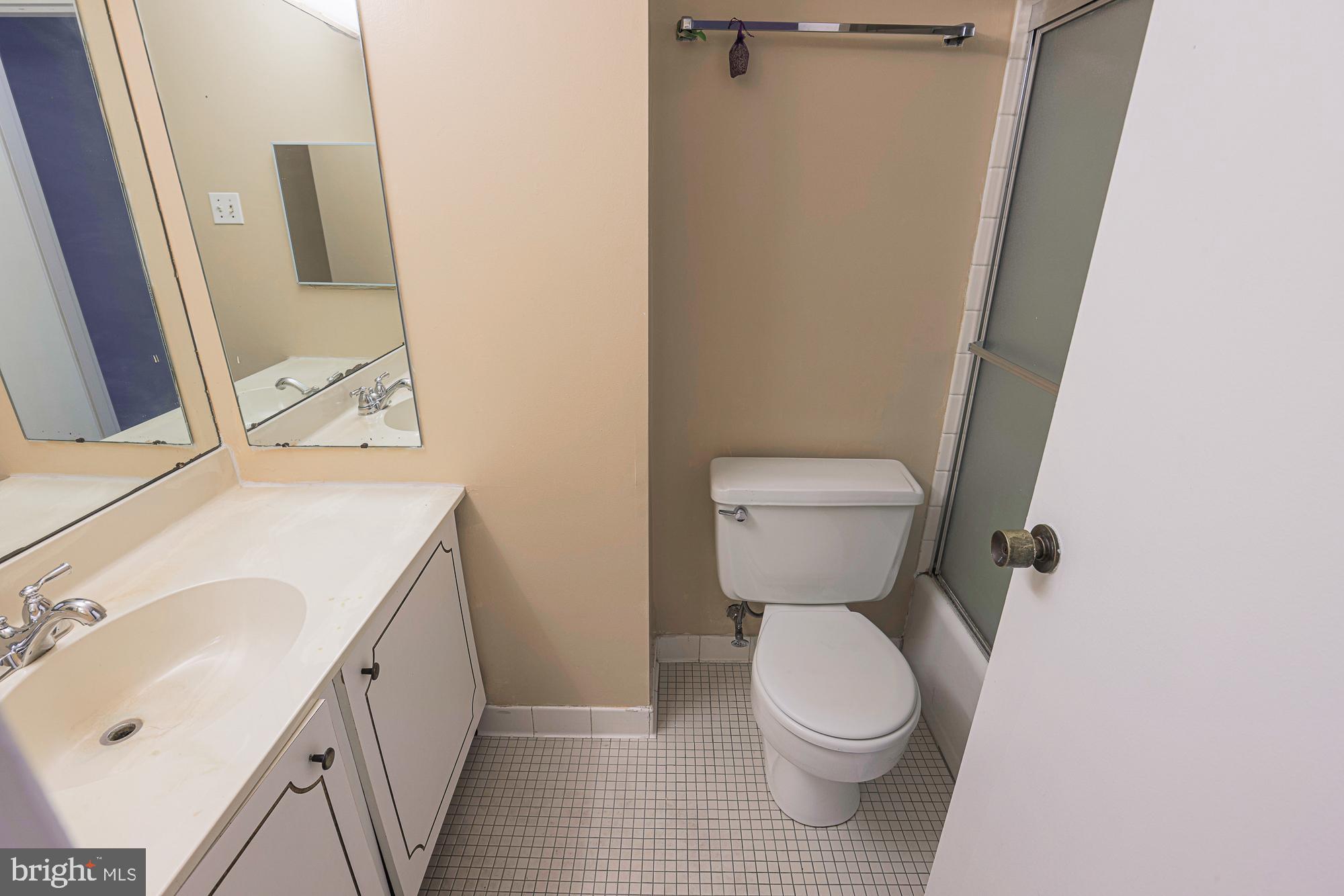 1 E University Pkwy #501