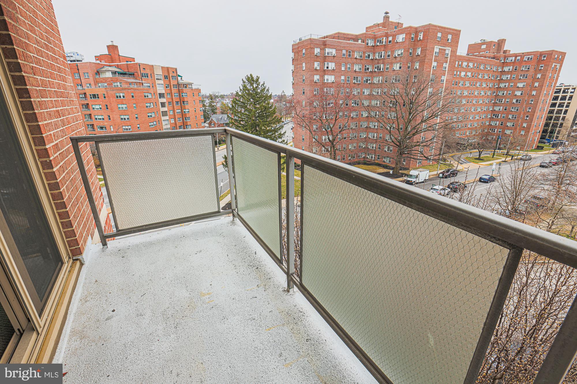 1 E University Pkwy #501