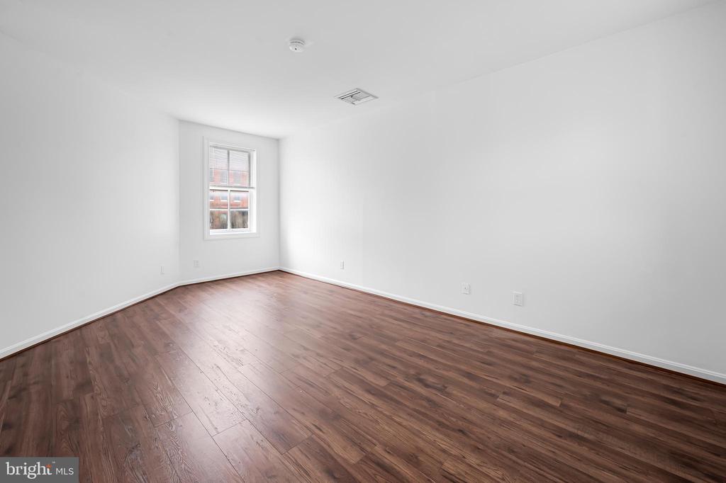 529 N Charles St #303