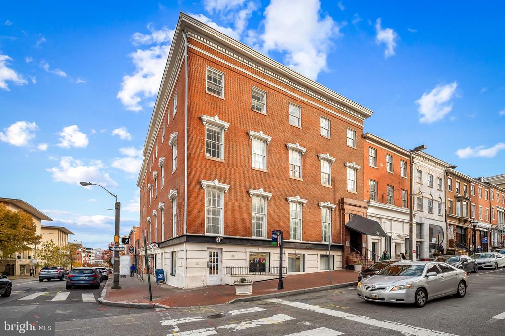 529 N Charles St #303