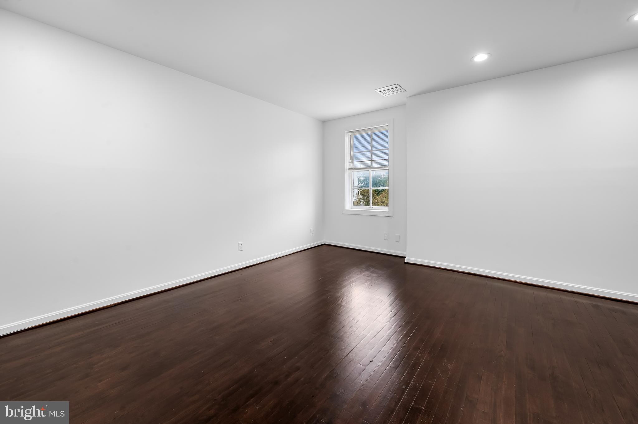529 N Charles St #303