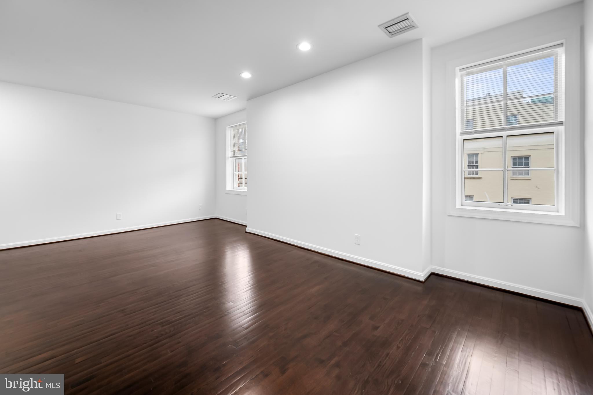 529 N Charles St #303