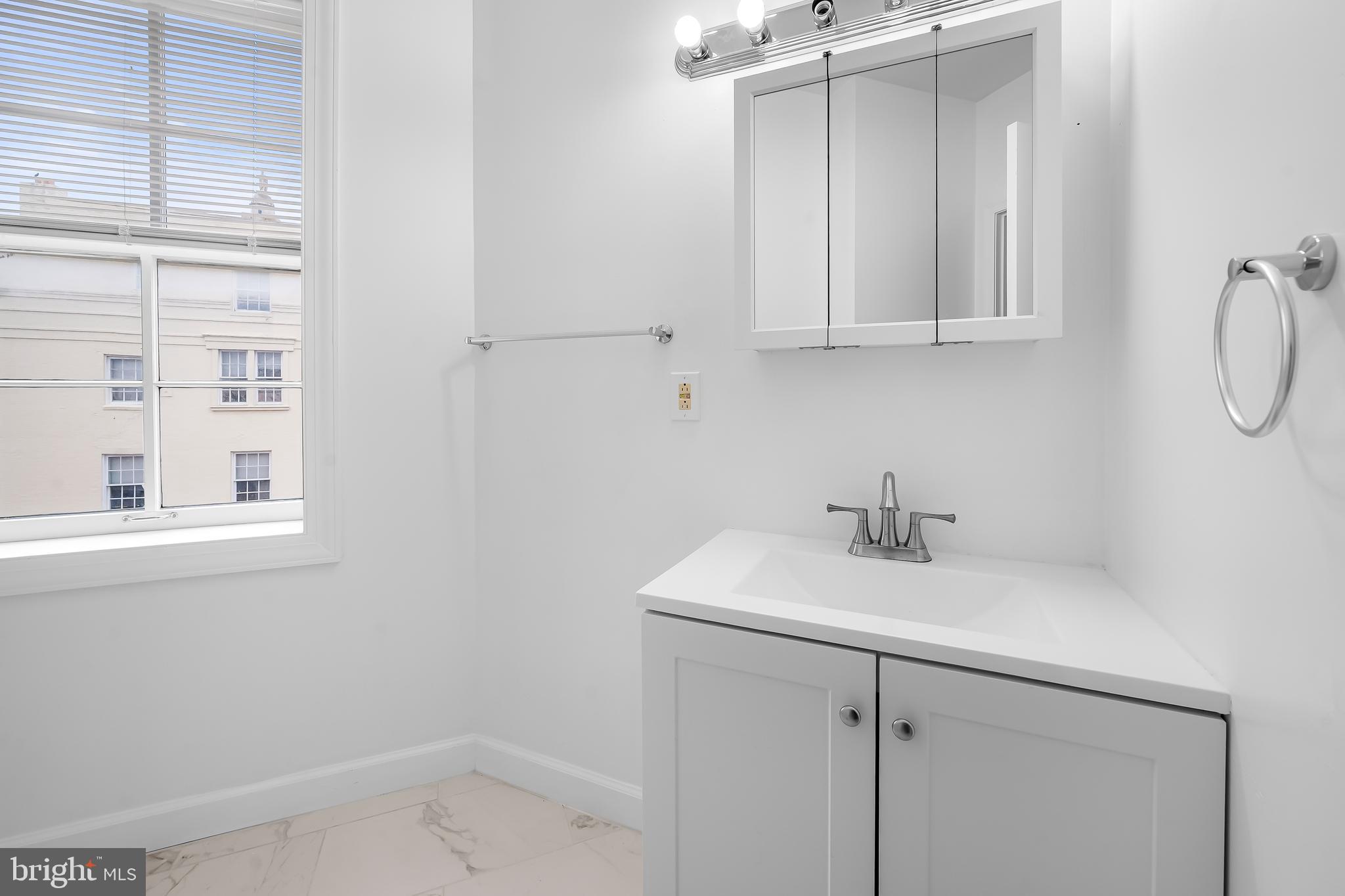 529 N Charles St #303