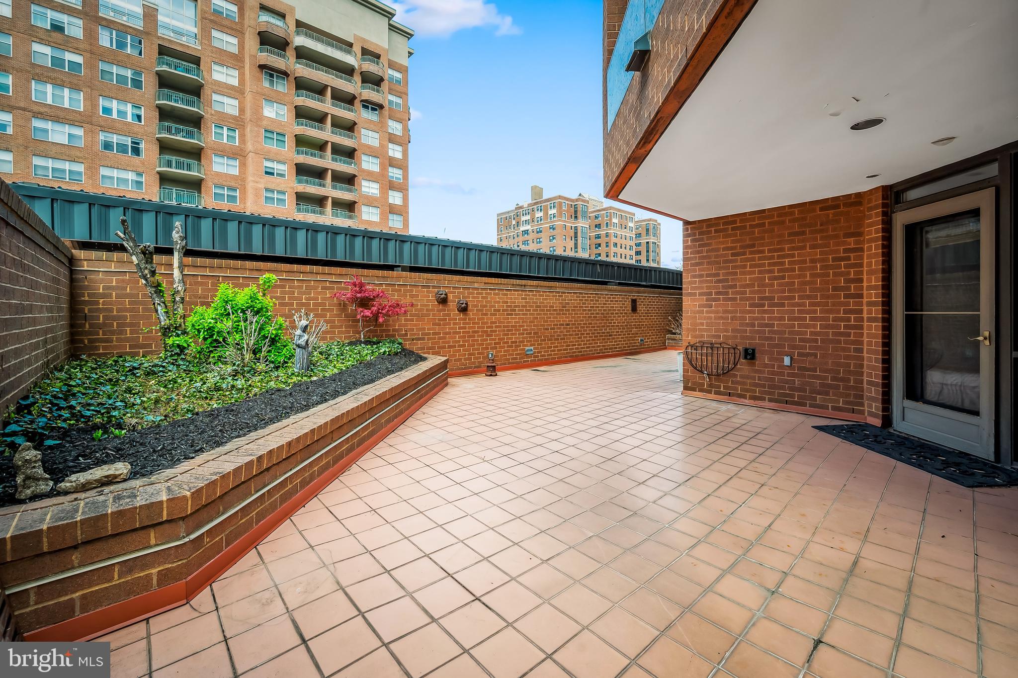 3704 N Charles St N #105