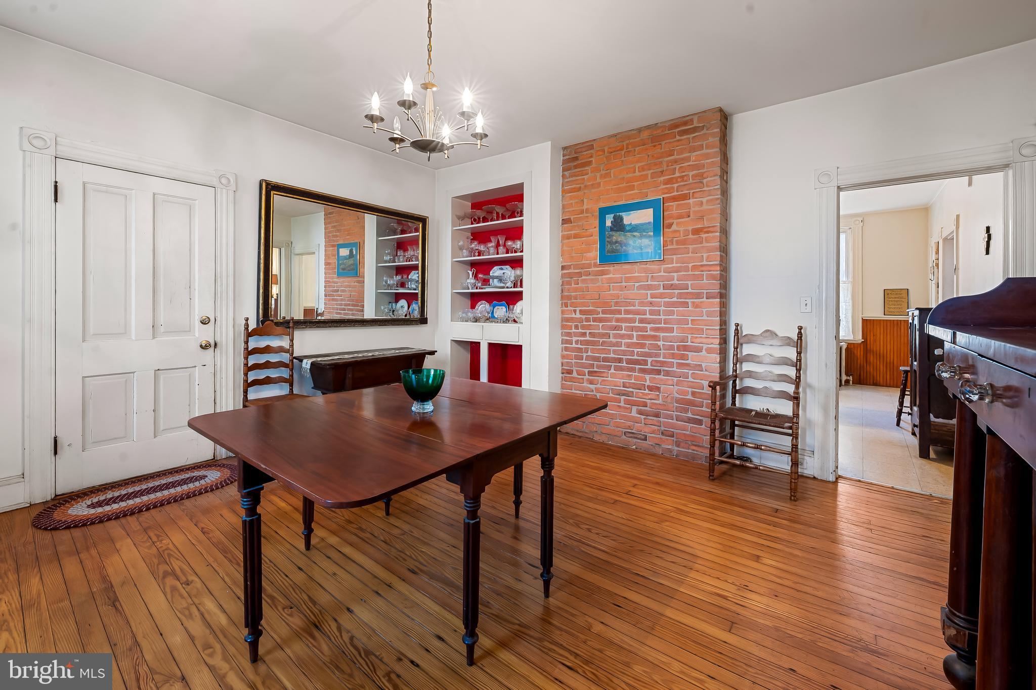 704 Wyndhurst Ave
