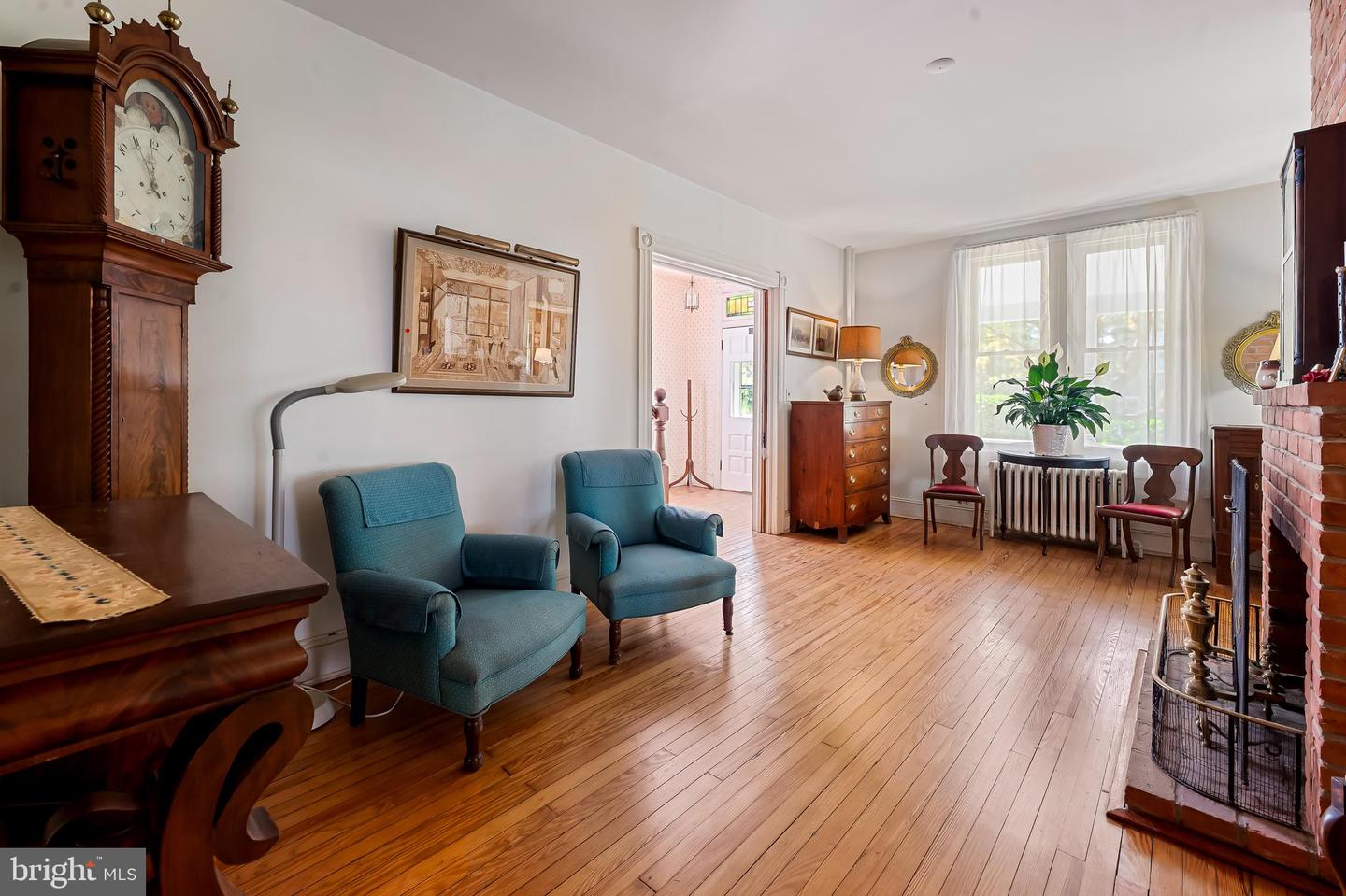 704 Wyndhurst Ave