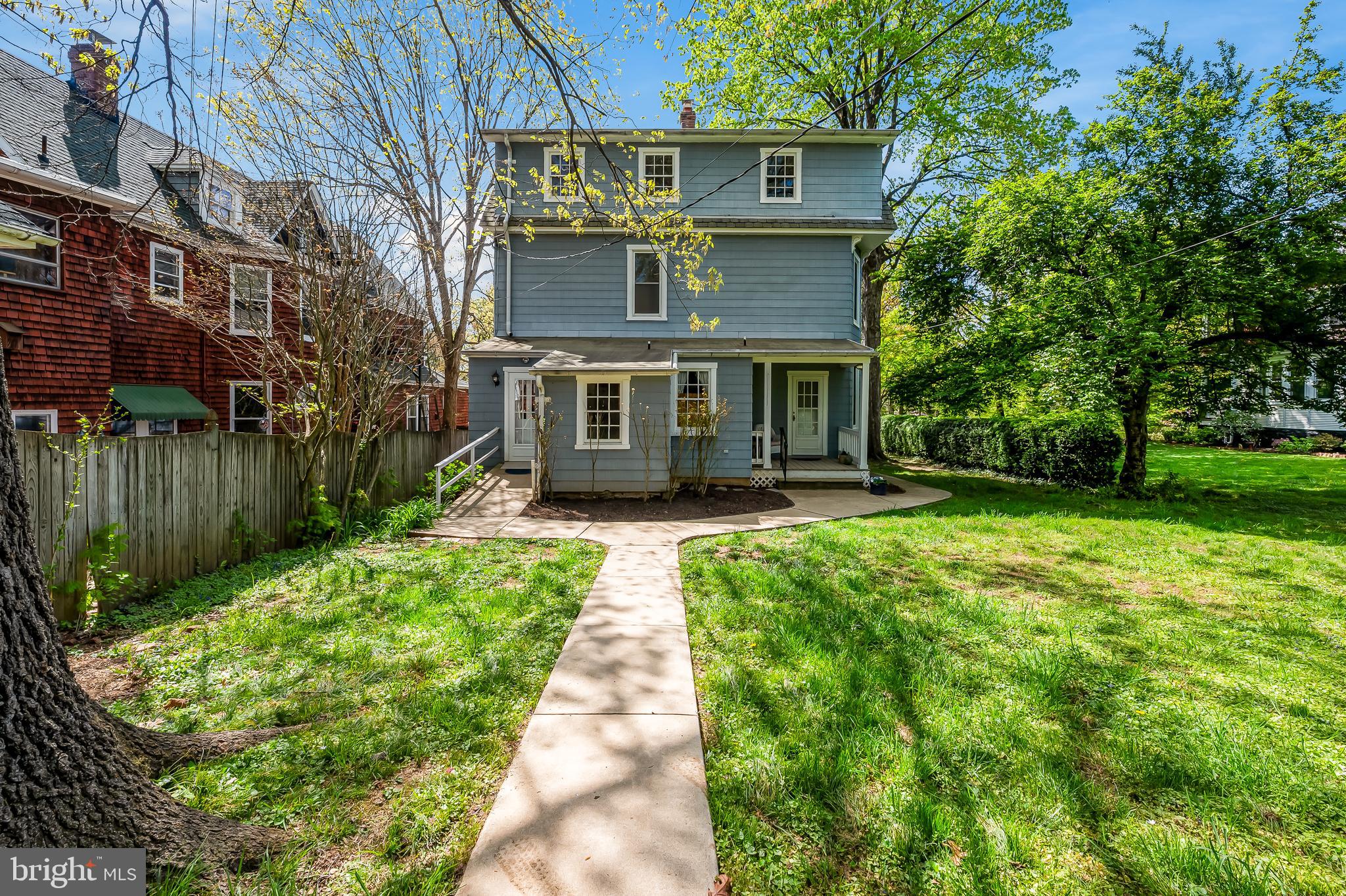 704 Wyndhurst Ave