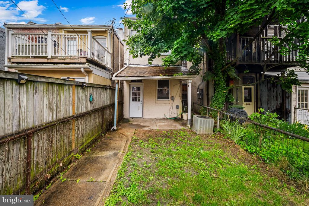 812 Powers St