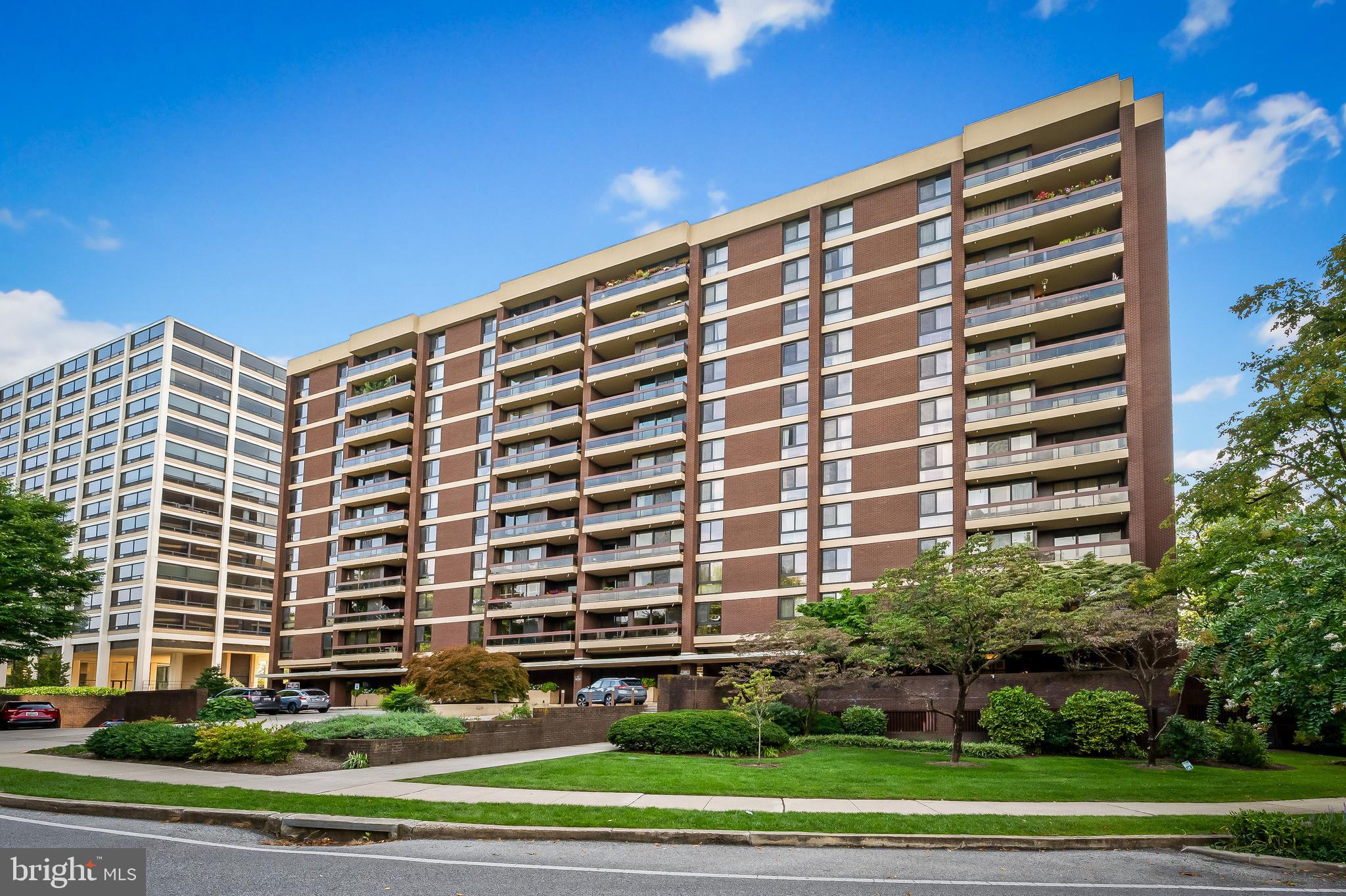 4100 N Charles St N #803