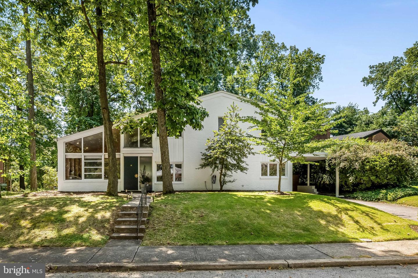 2103 Northcliff