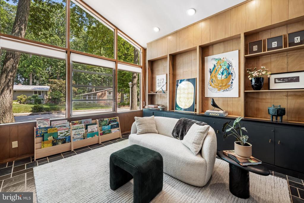 2103 Northcliff