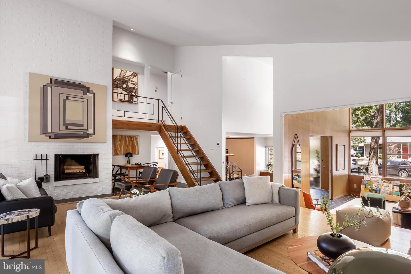 2103 Northcliff