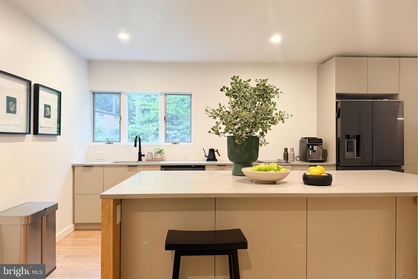 2103 Northcliff