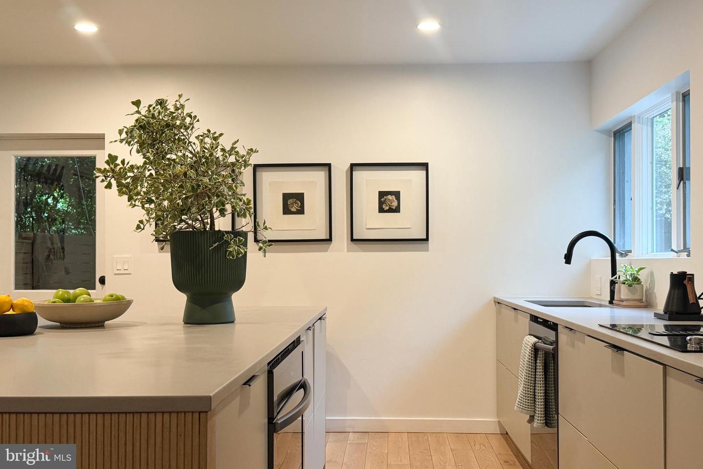 2103 Northcliff