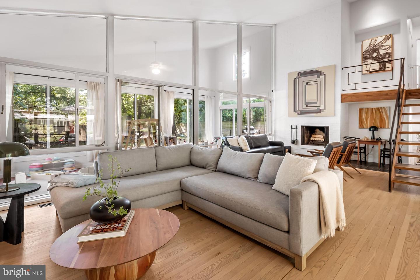 2103 Northcliff